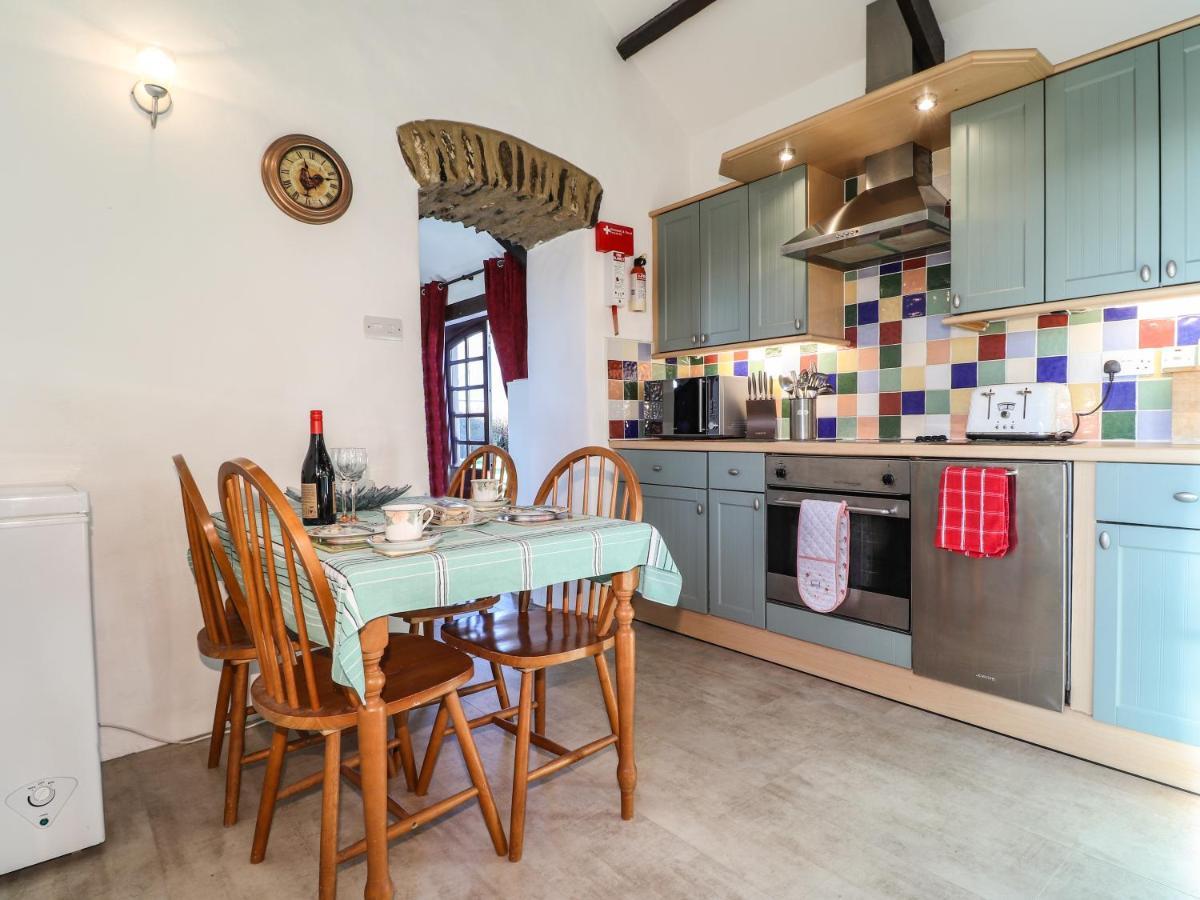 Villa Y Stabl à Fishguard Extérieur photo